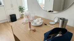 립밤 하나로 끝내는 8가지 활용법, 큐티클부터 눈썹 고정까지