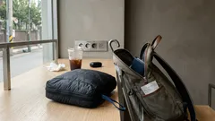 파우치 없이도 가능, 베스트를 포켓에 쏙 넣는 ‘셀프 스토우’ 접는 법