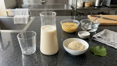 대두와 물만 있으면 OK: 집에서 만드는 깔끔한 수제 두유 + 생오카라