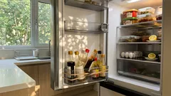 고무줄 3개로 끝내는 냉장고 도어포켓 정리법, 병 안 넘어지게 하는 꿀팁